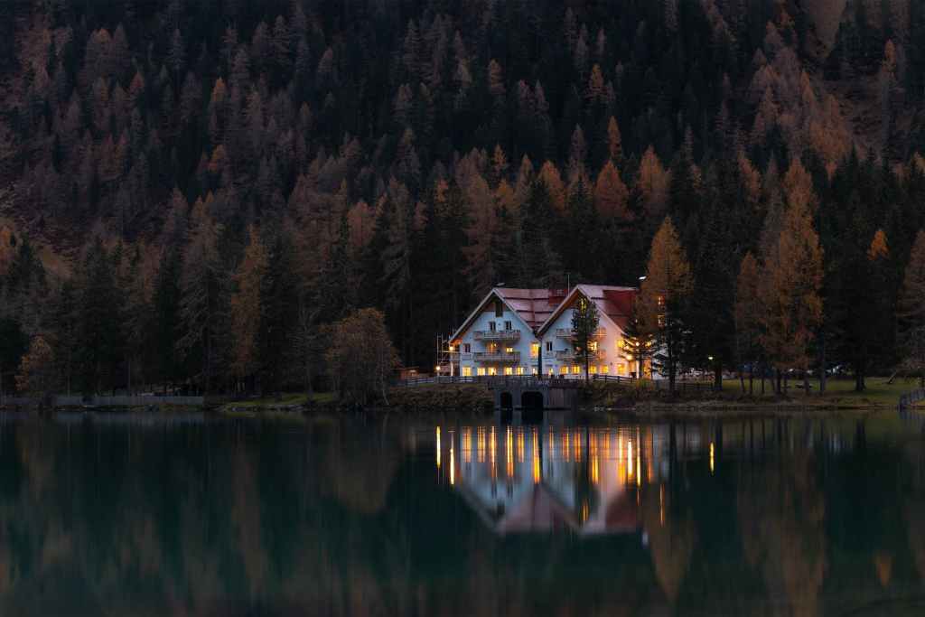 Introduction to Building a Lake House toward Modern Data Architecture
